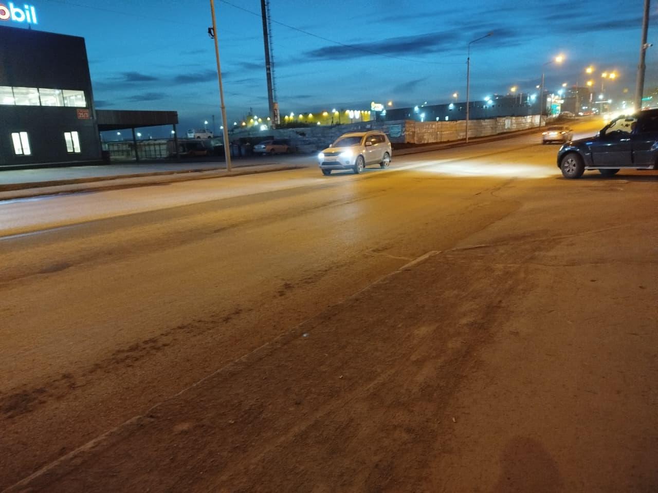 Фото Новосибирцы возмутились пылью, покрывшей город в режим «черного неба» 8